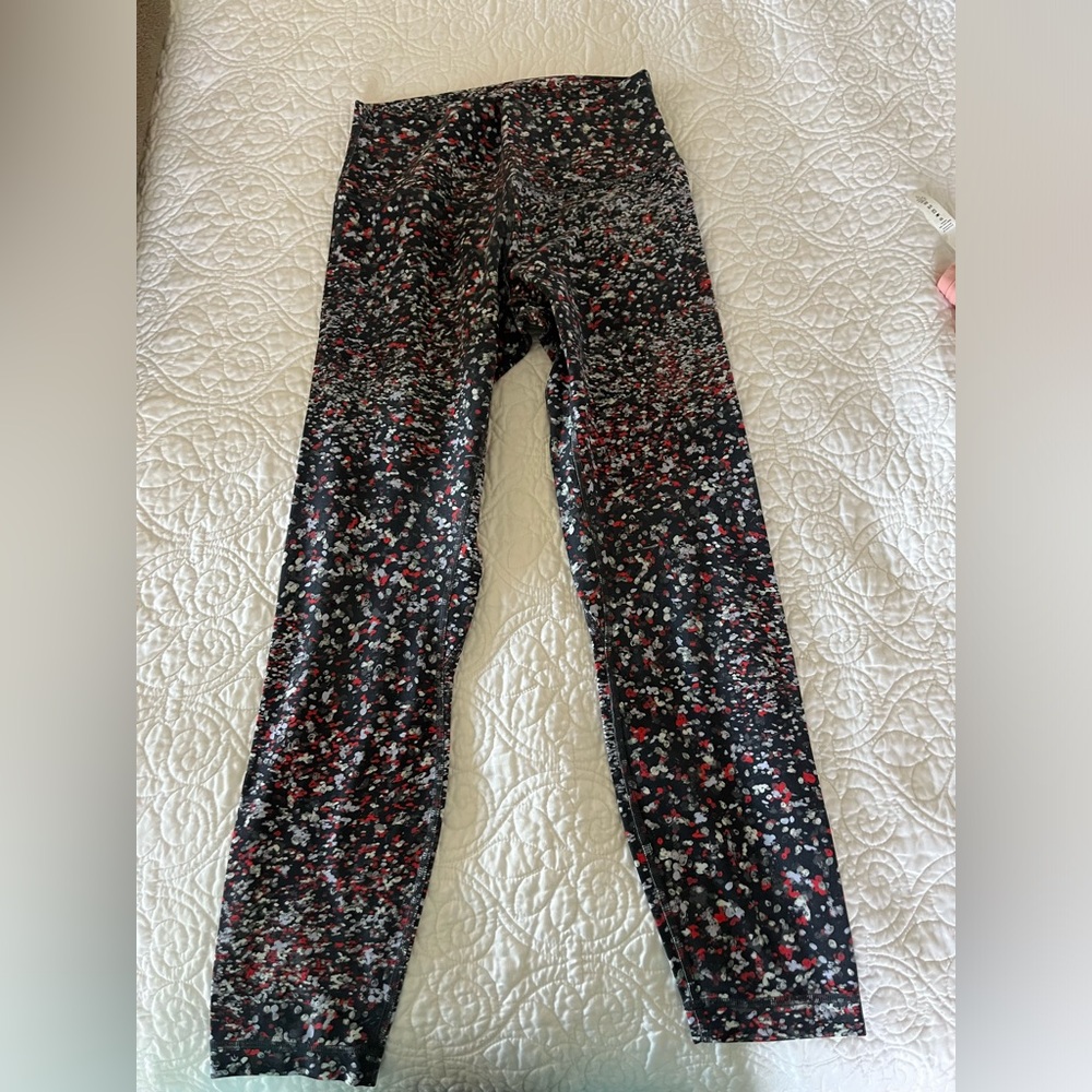 EUC Lululemon align size 8 23”
